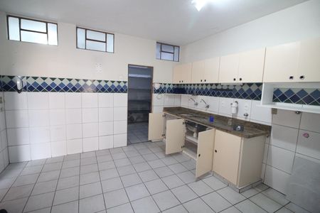 Casa à venda com 314m², 4 quartos e 4 vagasEdícula 