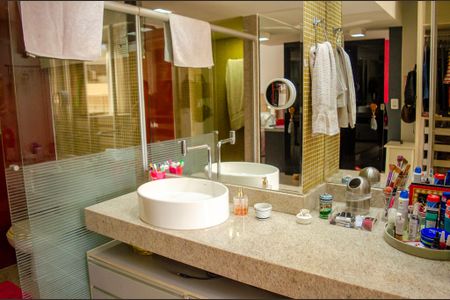 Apartamento para alugar com 165m², 3 quartos e sem vaga
