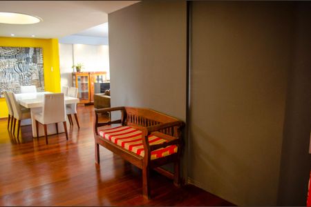 Apartamento para alugar com 165m², 3 quartos e sem vaga
