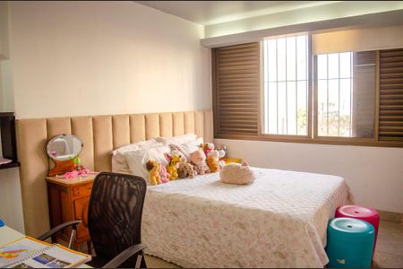Apartamento para alugar com 165m², 3 quartos e sem vaga