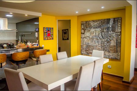 Apartamento para alugar com 165m², 3 quartos e sem vaga