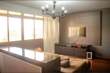 Apartamento para alugar com 165m², 3 quartos e sem vaga