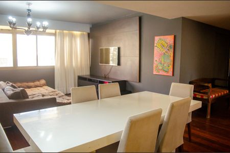 Apartamento para alugar com 165m², 3 quartos e sem vaga