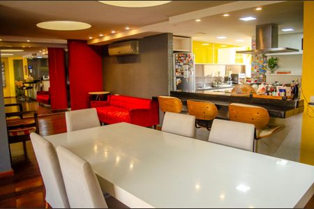 Apartamento para alugar com 165m², 3 quartos e sem vaga