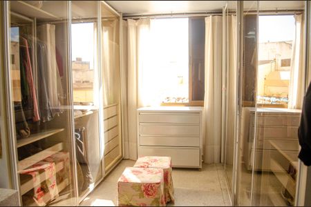 Apartamento para alugar com 165m², 3 quartos e sem vaga