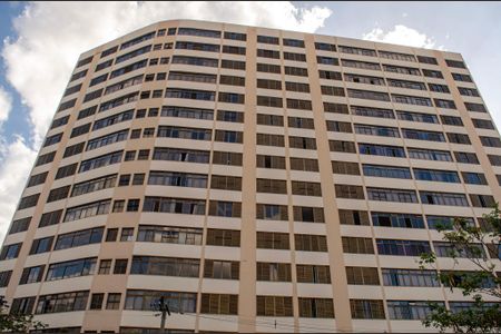 Apartamento para alugar com 165m², 3 quartos e sem vaga