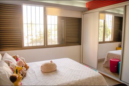Apartamento para alugar com 165m², 3 quartos e sem vaga