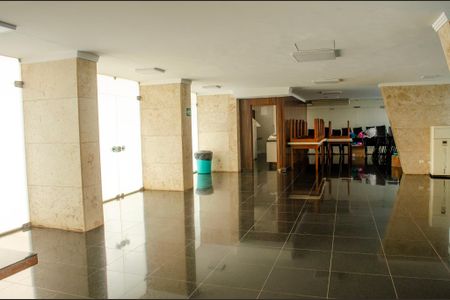 Apartamento para alugar com 165m², 3 quartos e sem vaga