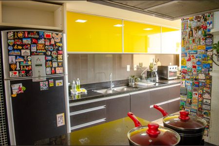 Apartamento para alugar com 165m², 3 quartos e sem vaga