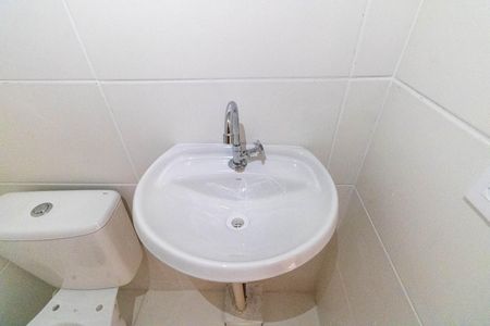 Apartamento para alugar com 45m², 2 quartos e sem vaga Apartamento para alugar com 45m², 2 quartos e sem vagaBanheiro