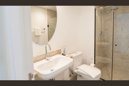 Banheiro de kitnet/studio à venda com 1 quarto, 20m² em Santo Amaro, São Paulo