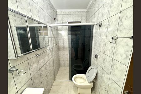Casa à venda com 90m², 2 quartos e 1 vaga Casa à venda com 90m², 2 quartos e 1 vagaBanheiro