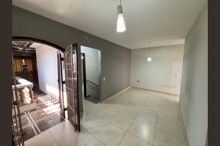 Casa à venda com 90m², 2 quartos e 1 vaga Casa à venda com 90m², 2 quartos e 1 vagaSala