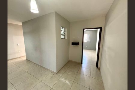 Casa à venda com 90m², 2 quartos e 1 vaga Casa à venda com 90m², 2 quartos e 1 vagaCorredor