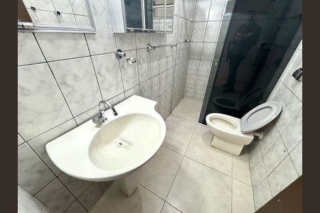 Casa à venda com 90m², 2 quartos e 1 vaga Casa à venda com 90m², 2 quartos e 1 vagaBanheiro
