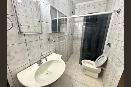 Banheiro  de casa à venda com 2 quartos, 90m² em Jardim Ponte Rasa, São Paulo