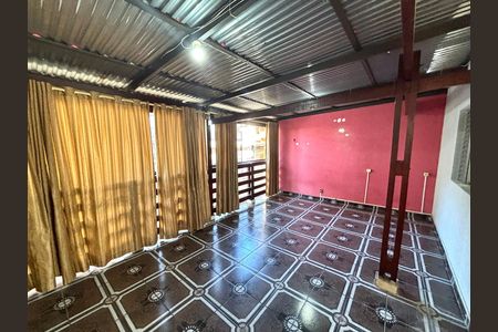 Casa à venda com 90m², 2 quartos e 1 vaga Casa à venda com 90m², 2 quartos e 1 vagaQuintal