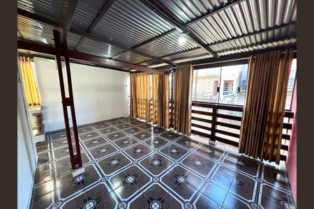 Casa à venda com 90m², 2 quartos e 1 vaga Casa à venda com 90m², 2 quartos e 1 vagaQuintal