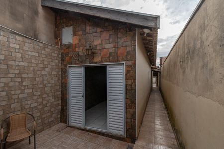 Casa à venda com 70m², 2 quartos e 1 vaga Casa à venda com 70m², 2 quartos e 1 vagaQuintal