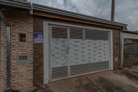 Casa à venda com 70m², 2 quartos e 1 vaga Casa à venda com 70m², 2 quartos e 1 vagaFachada