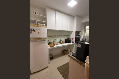 Cozinha de apartamento para alugar com 2 quartos, 64m² em Buritis, Belo Horizonte