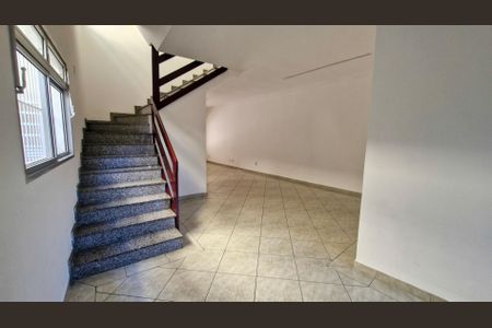 Casa à venda com 3 quartos, 183m² em Cupecê, São Paulo
