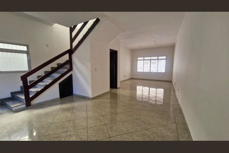 Casa à venda com 3 quartos, 183m² em Cupecê, São Paulo