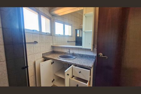 Casa à venda com 3 quartos, 183m² em Cupecê, São Paulo