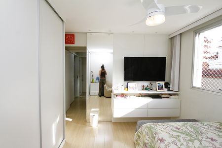 Apartamento à venda com 135m², 2 quartos e 2 vagasQuarto 2  semi Suíte
