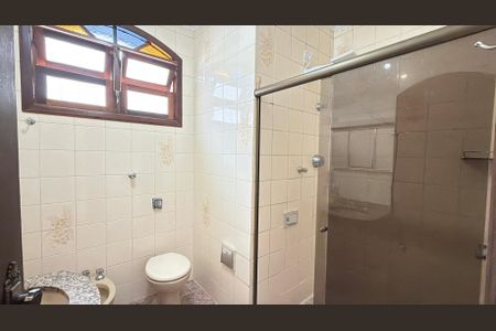 Casa à venda com 197m², 4 quartos e 2 vagas