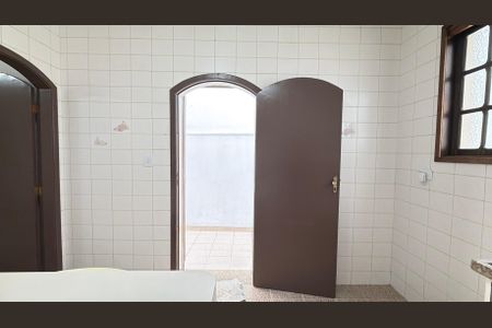 Casa à venda com 197m², 4 quartos e 2 vagas