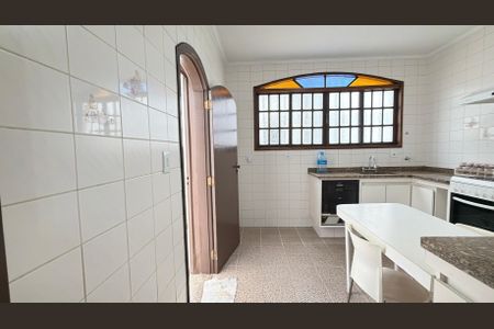 Casa à venda com 197m², 4 quartos e 2 vagas