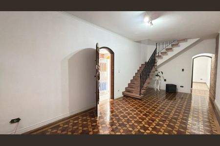 Casa à venda com 197m², 4 quartos e 2 vagas