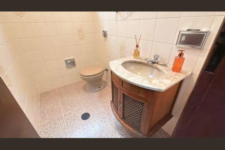 Casa à venda com 197m², 4 quartos e 2 vagas