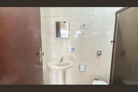 Casa à venda com 197m², 4 quartos e 2 vagas