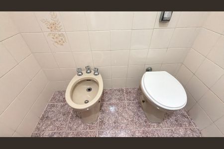 Casa à venda com 197m², 4 quartos e 2 vagas