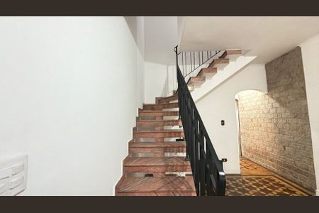 Casa à venda com 197m², 4 quartos e 2 vagas