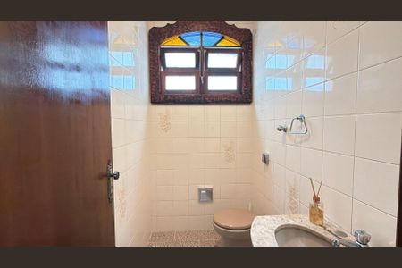 Casa à venda com 197m², 4 quartos e 2 vagas