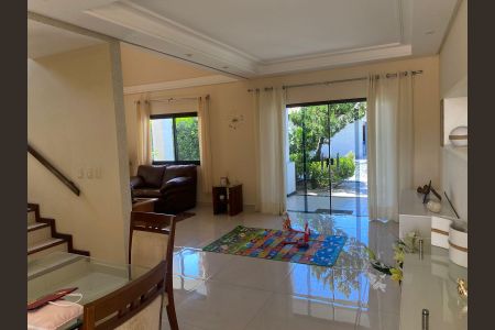 Casa de condomínio para alugar com 500m², 5 quartos e 2 vagas