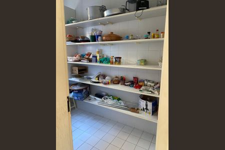 Casa de condomínio para alugar com 500m², 5 quartos e 2 vagas