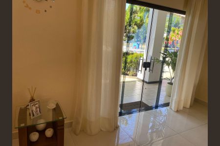 Casa de condomínio para alugar com 500m², 5 quartos e 2 vagas