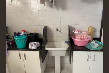 Casa de condomínio para alugar com 500m², 5 quartos e 2 vagas