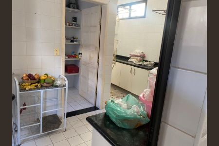 Casa de condomínio para alugar com 500m², 5 quartos e 2 vagas