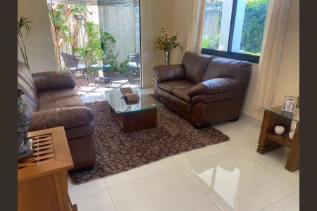 Casa de condomínio para alugar com 500m², 5 quartos e 2 vagas