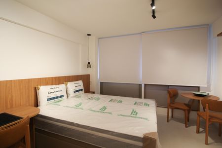 Sala de kitnet/studio para alugar com 1 quarto, 28m² em Indianópolis, São Paulo