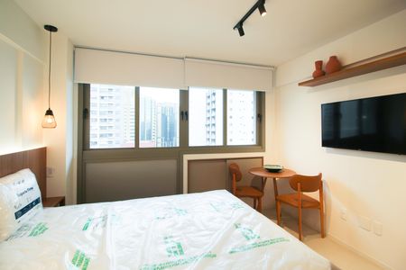 Sala de kitnet/studio para alugar com 1 quarto, 28m² em Indianópolis, São Paulo