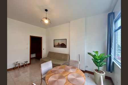 Apartamento para alugar com 85m², 2 quartos e sem vaga