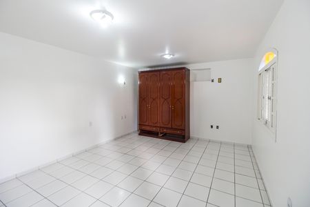 Casa de condomínio à venda com 440m², 4 quartos e 4 vagas Casa de condomínio à venda com 440m², 4 quartos e 4 vagasSuíte 3