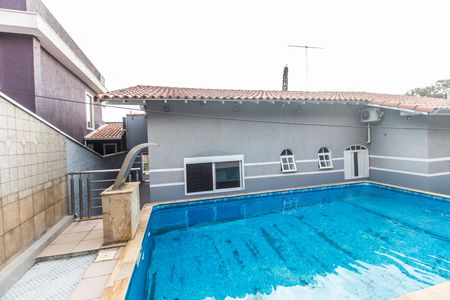 Casa de condomínio à venda com 440m², 4 quartos e 4 vagas Casa de condomínio à venda com 440m², 4 quartos e 4 vagasVista da Suíte