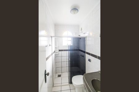 Casa de condomínio à venda com 440m², 4 quartos e 4 vagas Casa de condomínio à venda com 440m², 4 quartos e 4 vagasBanheiro da Suíte